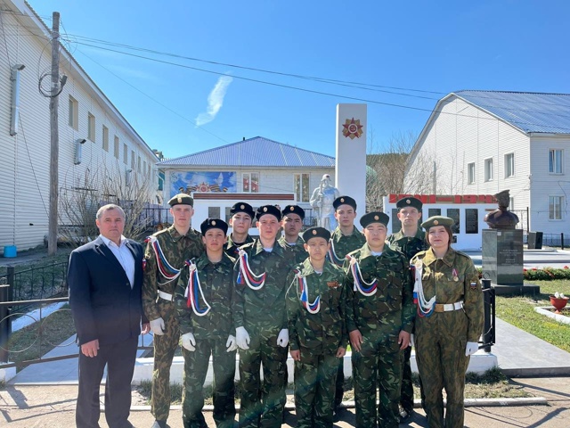 Участие наших обучающихся в торжественном митинге, посвящённом 80-ой годовщине Победы в Великой Отечественной войне - п. Бохан 8 мая 2025 год..